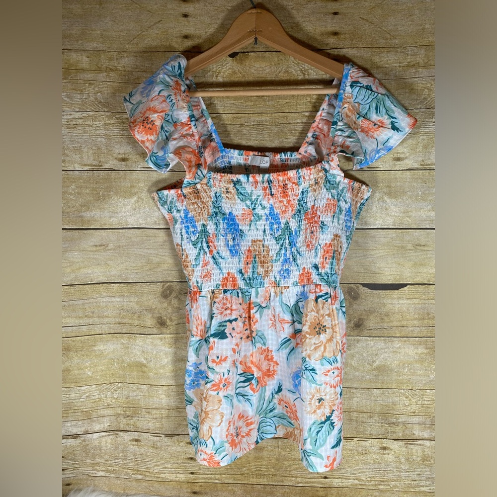 NWT LOFT Medium Garden Smocked Peplum Shell Top Tank Ruffle Straps Floral